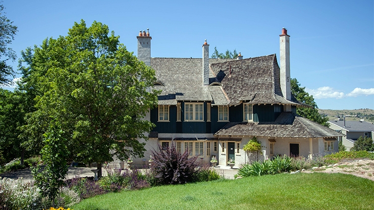 Mackie Lake House Banner
