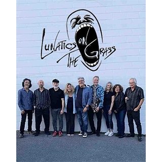 26 05 30 Lunatics On The Grass 320